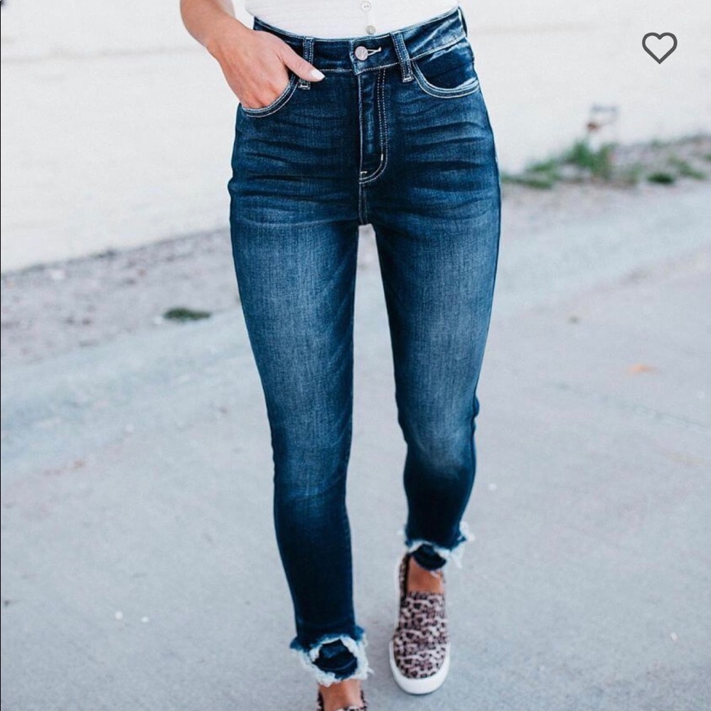 BUCKLE Signature Kurvy Ultra High Rise Skinny Jean